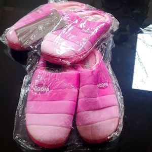 NWT 2 pair William&Kate pink fleece slippers 8M US 38/39